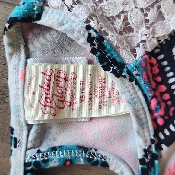 FADED GLORY Chevron Striped Short Sleeve Tee - Picture 2 of 4